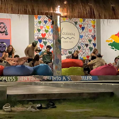 Waiwas Hostel Kuta  Exteriör bild